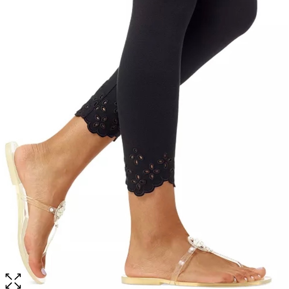 NWT HUE Cropped Eyelet-Hem High-Waist Leggings Small